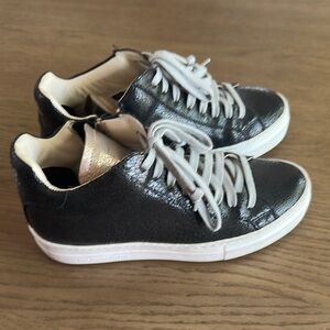 P448 Black and White Sneakers
